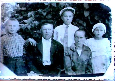 Miksonite pere kuskil 1932-34 OUDOVA kandis - pics/2004/kar41.jpg