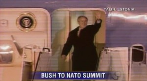 G.W.Bush Tallinna lennuväljal. CNN videost - pics/2006/14730_3.jpg