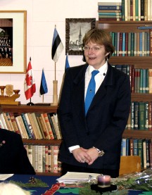 Välis-Eesti Gaidide Liidu uus peagaid  gaider Ingrid Kütt. - pics/2007/15082_1.jpg