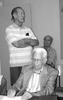 Soomepoiste koosviibimisel. Kõneleb Edgar Marten, ees Hannes Oja, taga Paul<br> Rabisson. Foto: Y.-M. Saar - pics/2007/17316_1_t.jpg