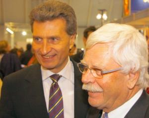 Foto: Baden-Württembergi liidumaa peaminister Günther H. Oettinger (vas.)koos Eesti aukonsuli Helmut Aurenziga . Foto: Werner Siebert - pics/2008/03/19319_1_t.jpg