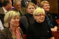 Vas. Reinimaa-Pfalzi riigiminister Doris Ahnen, tema kõrval Reet Weidebaum,<br> taga SEF-i esimees Aino Siebert ja Kerdi Wirki.<br> Foto: Werner Siebert - pics/2008/03/19375_2_t.jpg