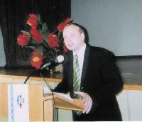 Õpetaja Arho Tuhkru kõnelemas. Foto: E. Purje - pics/2008/04/19711_1_t.jpg