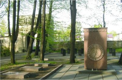 Siselinna kalmistu eesti sõduritele pühendatud mälestusmärk. Foto: Viido Polikarpus - pics/2008/05/19865_1_t.jpg