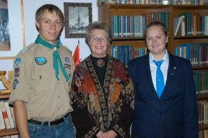 2008.a. Piret Truuverti mälestuspreemia võitjad, nskm. Veiko Parming ja ngdr. Tiina Kai Paluoja, keskel dr. Maret Truuvert.  Foto: skm Enno Agur - pics/2008/10/21289_2_t.jpg