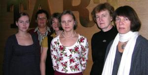Eesti delegatsioon Tartu College'is. Vas.:  Karin Kiisk, Anne Valmas, Tiiu Kravtsev, Piret Noorhani, Merike Kiipus ja Triinu Ojamaa.<br>  Foto: Vaike Külvet - pics/2008/11/21696_1_t.jpg