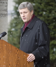 The Canadian Press Photo:  Prime Minister Stephen Harper speaks to the media following his meeting with Governor General Michaelle...  - pics/2008/12/21975_1.jpg