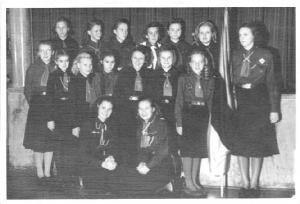 Põhjala Tütred esimesel tõotuse andmisel detsembris 1949.
  - pics/2009/03/23126_1_t.jpg