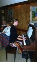 Pianist Kara-Lis Coverdale võlus kuulajaid oma briljantse esinemisega. - pics/2009/04/23263_3_t.jpg