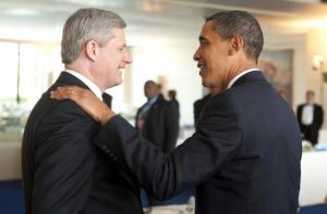 Kanada peaminister Stephen Harper ja USA  president Barack Obama vestlemas G8 kohtumisel Itaalias L¹Aquilas. Foto: Peaministri Kantseleist, Jason Ramson - pics/2009/07/24512_1_t.jpg