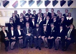 Ööbiku koor 1996.a.; keskel istub Arvo Pärt.    - pics/2010/04/27857_1_t.jpg