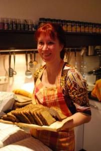 Annely Maksan, keda kutsutakse leivahaldjaks. Foto erakogust<br> - pics/2010/12/30496_1_t.jpg