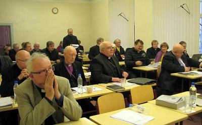 Foto: Kirikukogu istungil Usuteaduse instituudi auditooriumis diskuteeriti kiriku tuleviku üle. T.P.  - pics/2012/01/34843_001_t.jpg