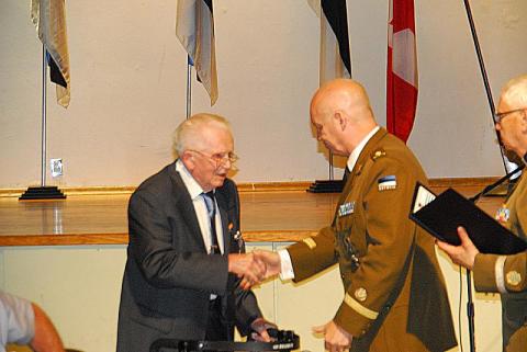 To.Dr. Helmuth Mikk Estonian Reserve Officers Medal of Merit - pics/2013/08/40133_009_t.jpg