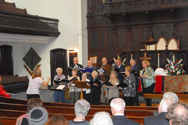 St. Andrew's Estonian choir, conductor Heli Tenno, - pics/2014/10/43416_003_t.jpg