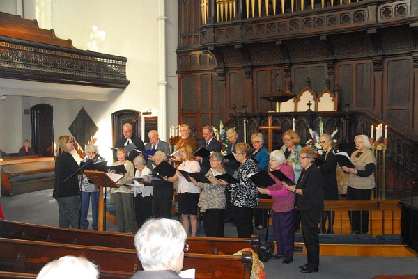 St. Andrew's Estonian choir, conductor Heli Tenno, St Andrew's Latvian ensemble, conductor Vaira Gertners. - pics/2014/10/43416_006_t.jpg