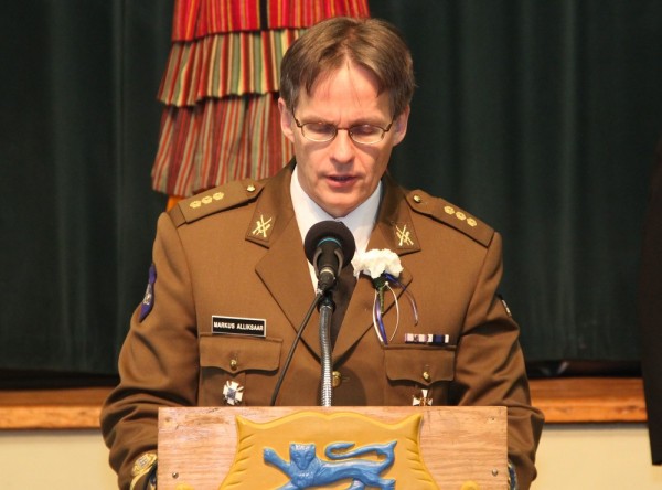 EV eest langenute mälestamiseks pidas kõne leitnant Markus Alliksaar - pics/2015/02/44451_006_t.jpg