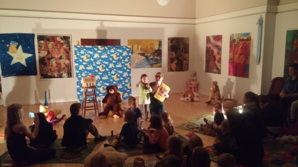 Sara Pungar ja Katrin Sõmermaa estitavad laste muusikateatrit "Kati Karu", TES Lasteaias, 9. aprillil, 2016 - pics/2016/04/47393_002_t.jpg