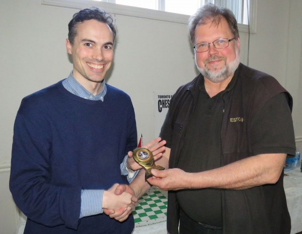 Richard Vale being awarded first place  at the Toronto Estonian Chess Club Spring Tournament by President Jaak Järve - pics/2018/04/51592_003_t.jpg