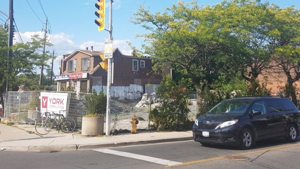 former Whistler's site at 995 Broadview Ave - pics/2019/08/54224_001_t.jpg