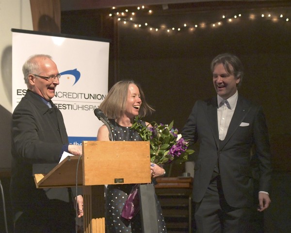 Festival director Maimu Mölder (middle) receives flowers from Lembitu Ristsoo (left) and Mihkel Ranniste (right). Photo: Peeter Põldre - pics/2019/11/54781_111_t.jpg