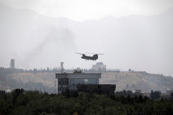 USA helikopter Kabuli taevas. Foto: AP - pics/2021/08/58530_001_t.jpg