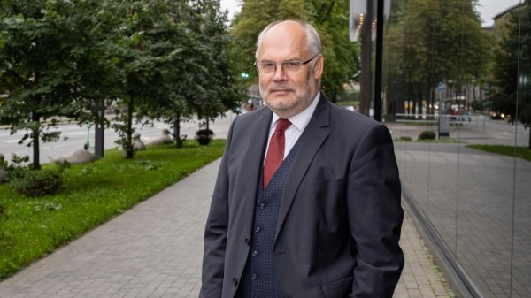 Alar Karis, a former state auditor and current director of the Estonian National Museum poses for a photo in Tallinn, Estonia, on Aug. 27, 2021. (AP Photo/Aron Urb)  - pics/2021/08/58567_001_t.jpg