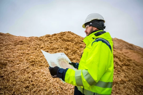  Mihkel Jugaste, of Graanul Invest, Europe's biggest wood pellet producer, says they only use wood rejected by sawmill or plywood factories Ivo PANASYUK AFP  - pics/2021/12/58820_001_t.webp