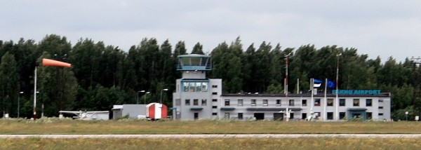 Pärnu lennujaama hoone 2008 aastal. - pics/2022/01/58885_001_t.jpg