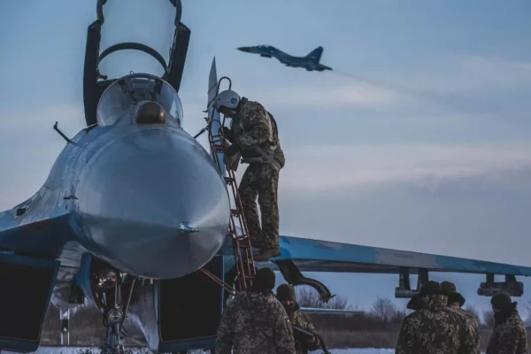 Ukraine’s jet pilot off for a training flight. (Air Force Command of UA Armed Forces) - pics/2022/01/58928_001_t.webp
