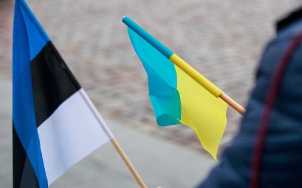 Estonian and Ukrainian flags. Source: Siim Lõvi /ERR - pics/2022/02/58972_001_t.jpg