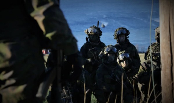 Suomalaisia rannikkojääkäreitä Nato Trident Juncture 18 -harjoituksessa Trondheimissa, Norjassa vuonna 2018. Kuva: Jani Saikko / Yle - pics/2022/02/59033_002_t.jpg