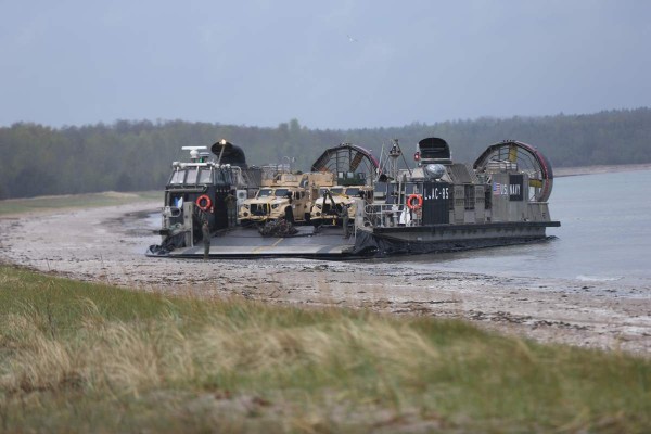 USA Merejalaväe dessant Tagalahe lõunarannal, Veere sadama lähedal, Saaremaal. Foto: major Ülo Isberg - pics/2022/05/59268_028_t.jpg
