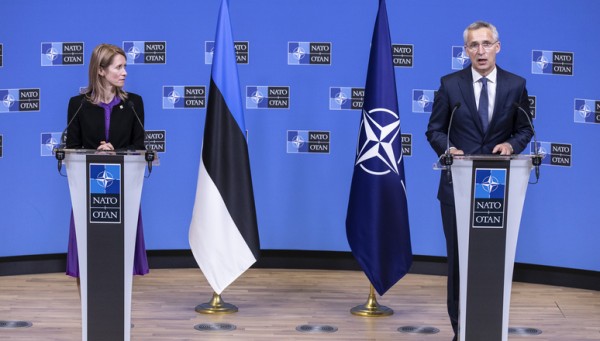 Eesti peaminister Kaja Kallas ja NATO peasekretär Jens Stoltenberg 2021 NATO tippkohtumisel. - pics/2022/06/59380_001_t.jpg