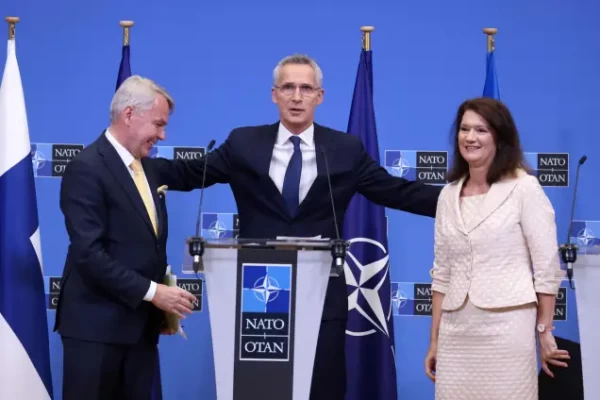 Nato secretary general Jens Stoltenberg, centre, at the signing of the accession protocol on Tuesday with Finnish foreign minister Pekka Haavisto (Green), left, and Swedish foreign minister Ann Linde, right. Image: Kenzo Tribouillard / AFP - pics/2022/07/59396_001_t.webp