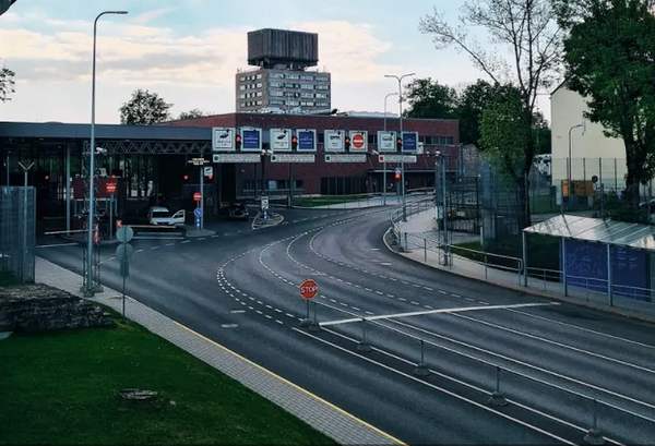 Narva border station - pics/2022/08/59472_001.jpg