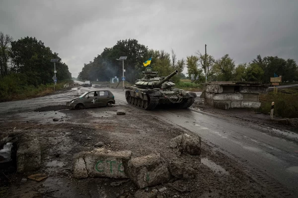 Ukraina tank Izumis, 16. september. Evgeniy Maloletka—AP - pics/2022/09/59604_001_t.webp