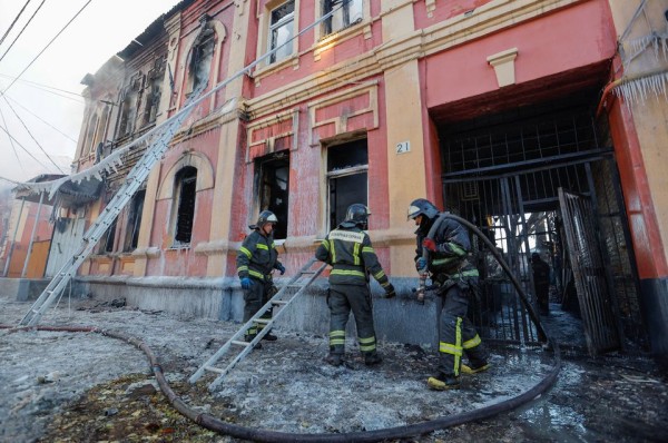 Lahingutegevuses kahjustatud maja Venemaa poolt kontrollitud alal Ukrainas, 5. detsembril, 2022. REUTERS/Alexander Ermochenko - pics/2022/12/59782_001_t.jpg