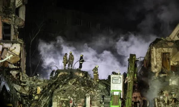 Tuletõrjujad Dnipros peale Vene raketirünnakut. Foto: Global Images Ukraine/Getty Images - pics/2023/01/59910_001_t.webp