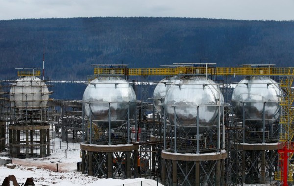 A general view shows tanks for liquefied petroleum gases (LPG) at a facility owned by Irkutsk Oil Company (INK) in the Irkutsk Region, Russia March 9, 2019. REUTERS/Vasily Fedosenko/File Photo - pics/2023/01/59957_001_t.jpg