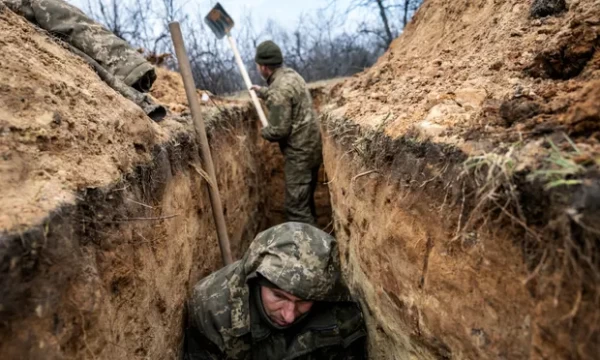 Ukraina sõdur kaevikus Bahmuti lähedal. Foto: John Moore/Getty Images - pics/2023/03/60052_001_t.webp