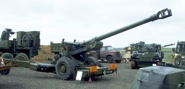 Estonian has sent extensive military aid to Ukraine, including FH-70 towed howitzers that were replaced by K9 self-propelled howitzers - pics/2023/03/60109_001_t.jpg