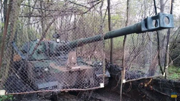 Traatvõrguga droonide vastu kaitstud Ukraina tank - pics/2023/04/60163_001_t.jpg