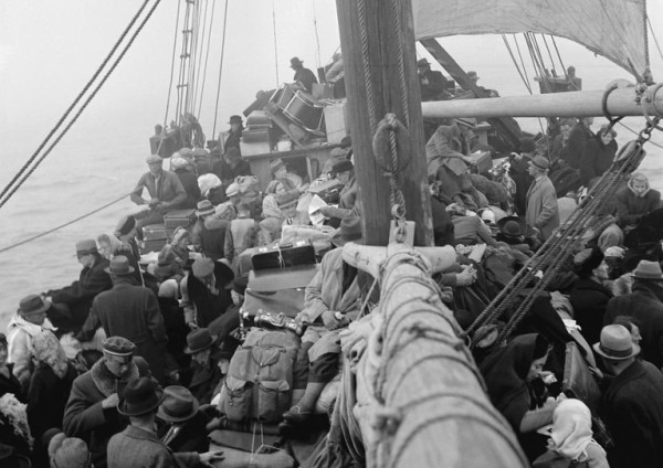 Laev "Triina" põgenikega teel Tallinnast Rootsi 1944. aasta septembris. Foto: Rootsi eestlaste arhiiv Stockholmis - pics/2023/12/60684_001_t.jpg