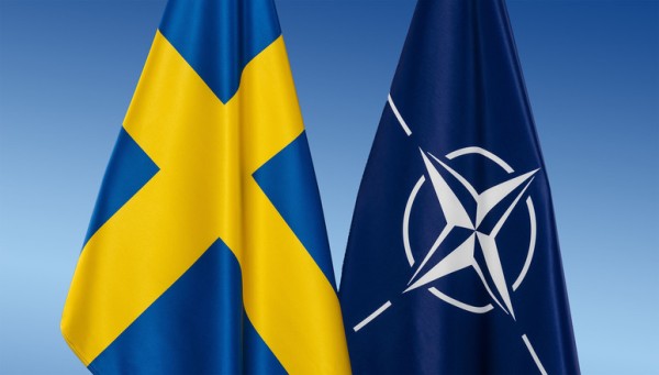 Rootsi ja NATO lipud. Foto: NATO. - pics/2024/03/60887_001_t.jpg